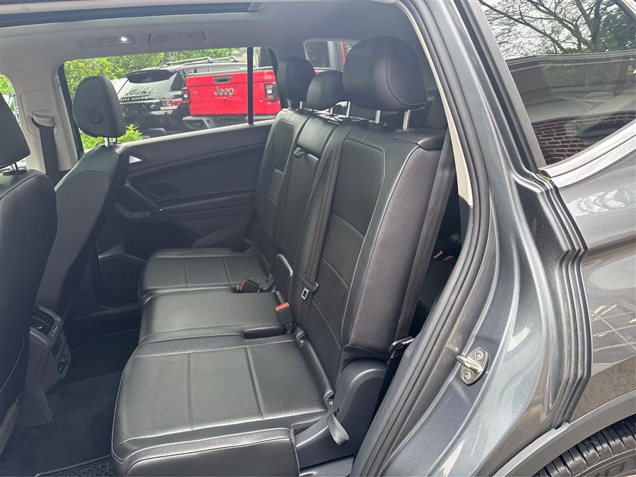 2020 Volkswagen Tiguan 2.0T SEL 4MOTION photo