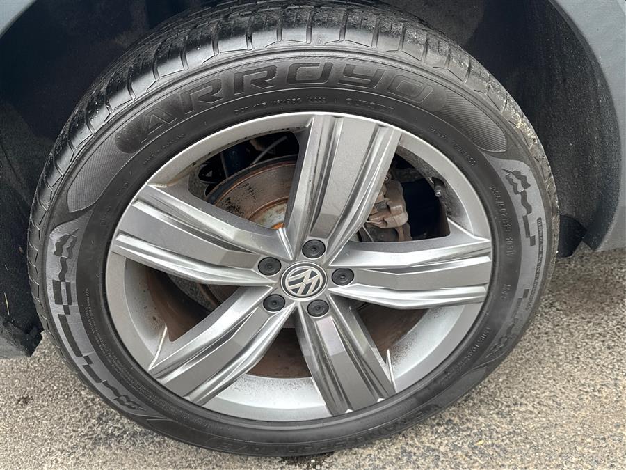 2020 Volkswagen Tiguan 2.0T SEL 4MOTION photo