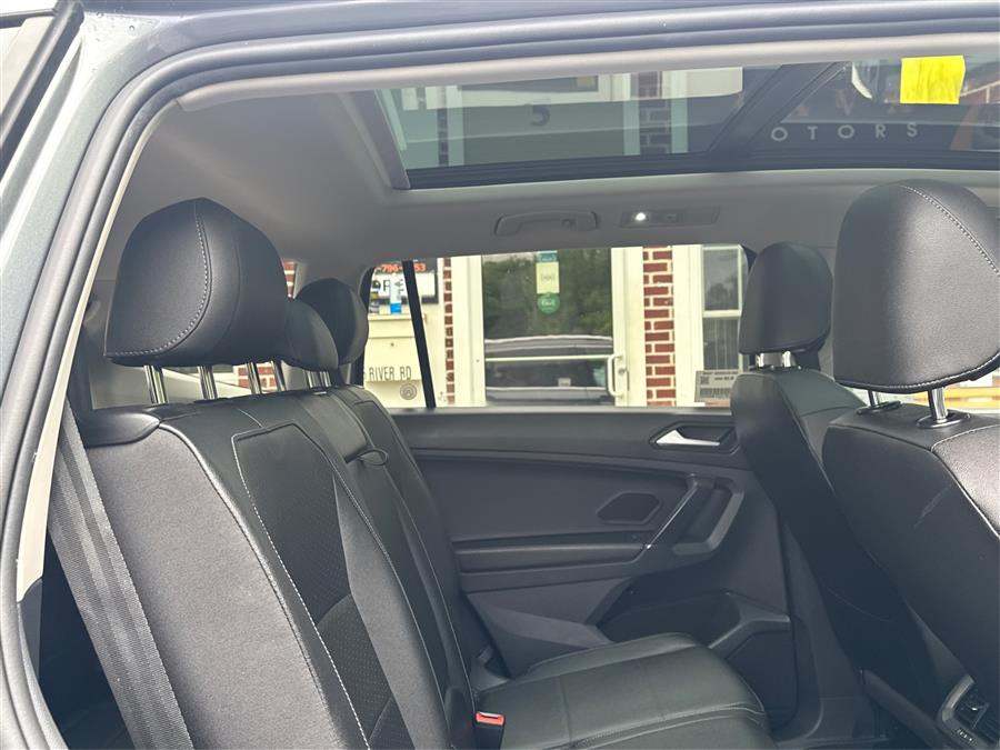 2020 Volkswagen Tiguan 2.0T SEL 4MOTION photo