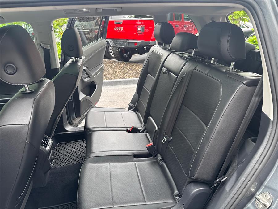 2020 Volkswagen Tiguan 2.0T SEL 4MOTION photo