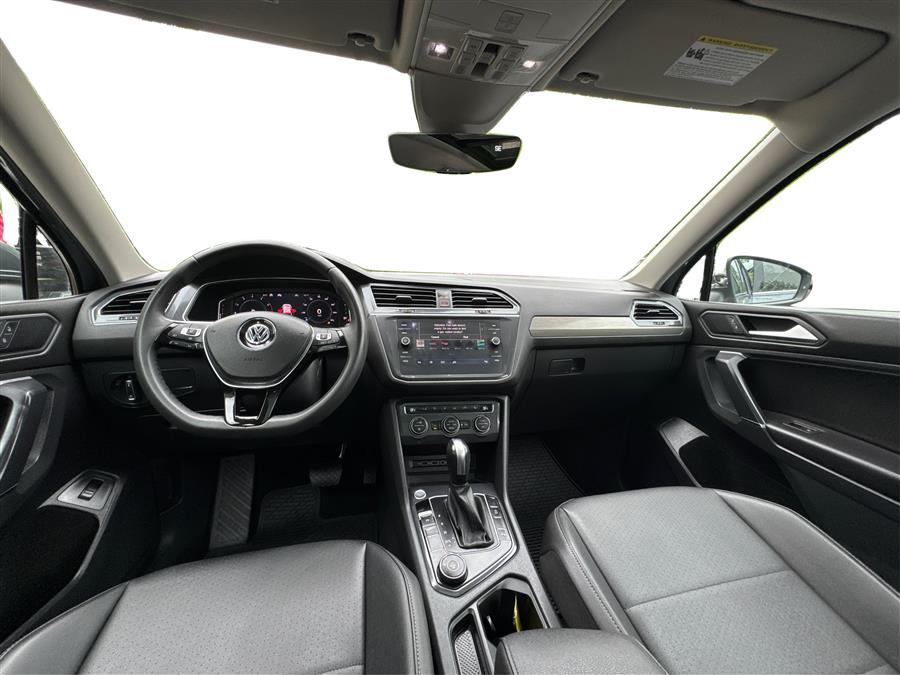 2020 Volkswagen Tiguan 2.0T SEL 4MOTION photo