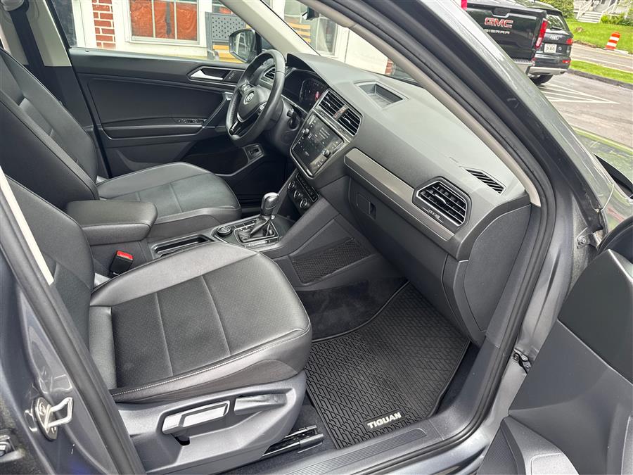 2020 Volkswagen Tiguan 2.0T SEL 4MOTION photo