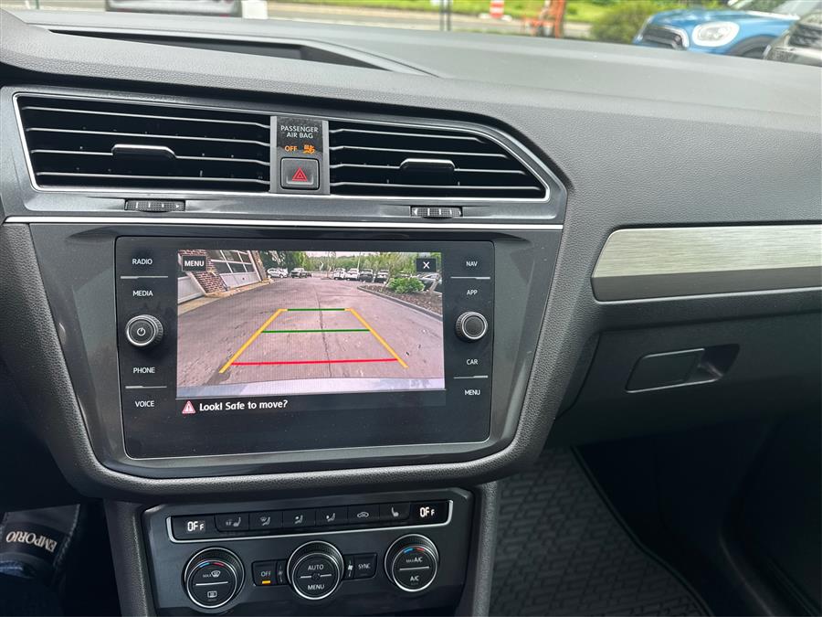 2020 Volkswagen Tiguan 2.0T SEL 4MOTION photo