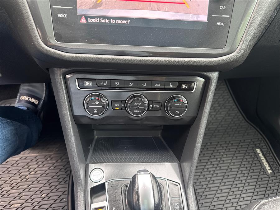 2020 Volkswagen Tiguan 2.0T SEL 4MOTION photo