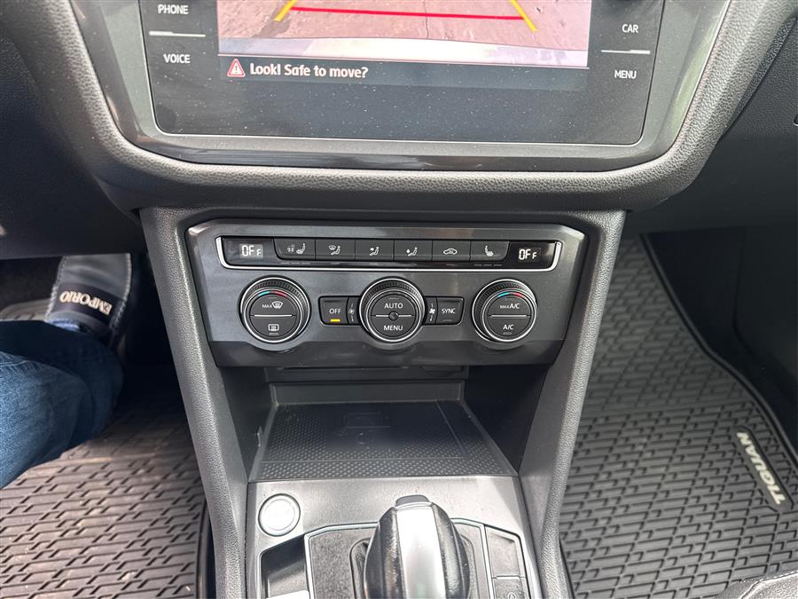 2020 Volkswagen Tiguan 2.0T SEL 4MOTION photo