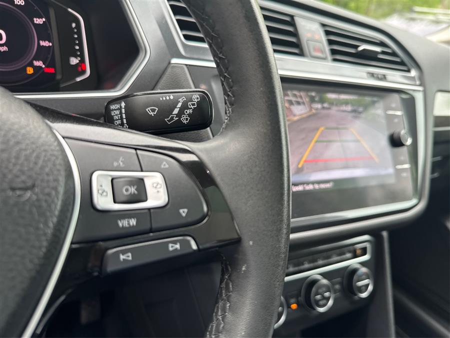 2020 Volkswagen Tiguan 2.0T SEL 4MOTION photo