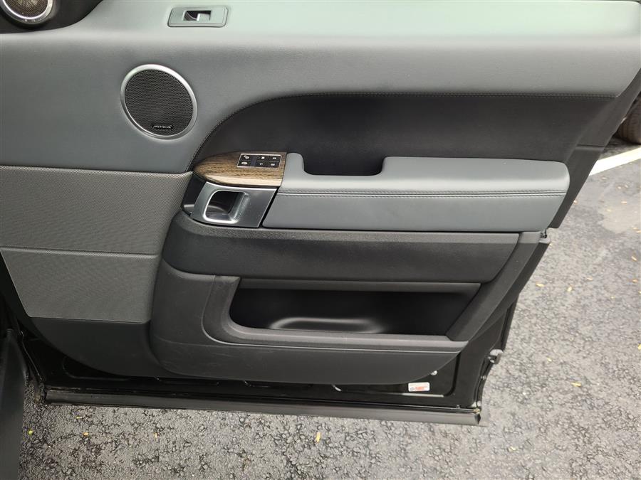 2015 Land Rover Range Rover Sport 4WD 4dr HSE photo