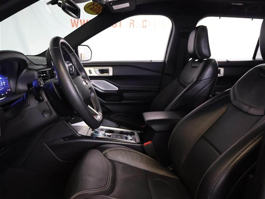 2021 Ford Explorer ST photo