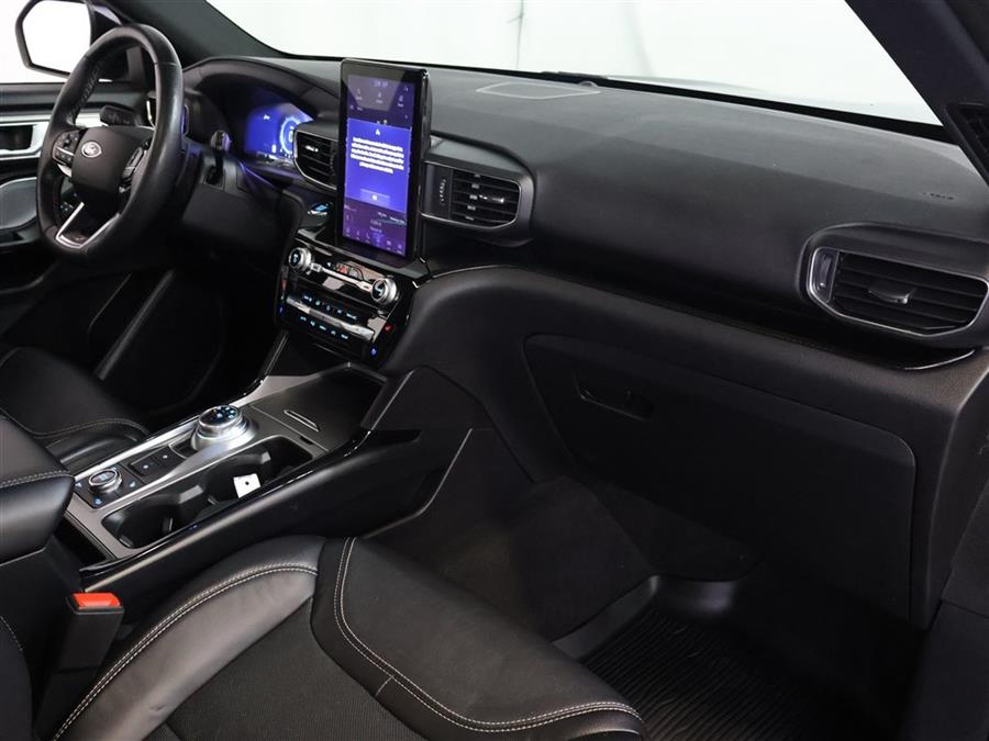 2021 Ford Explorer ST photo