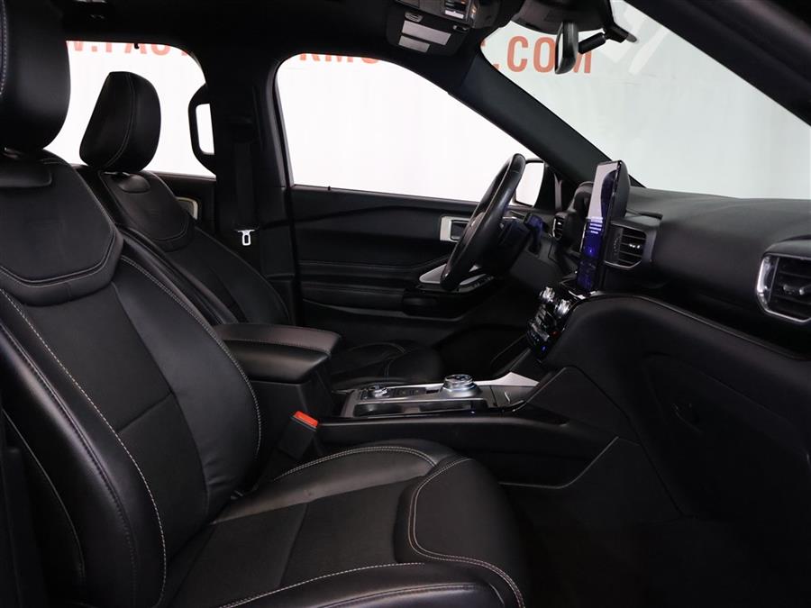 2021 Ford Explorer ST photo