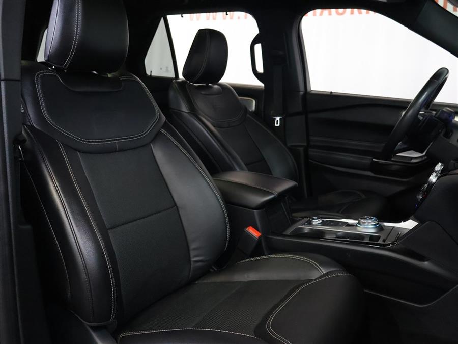 2021 Ford Explorer ST photo