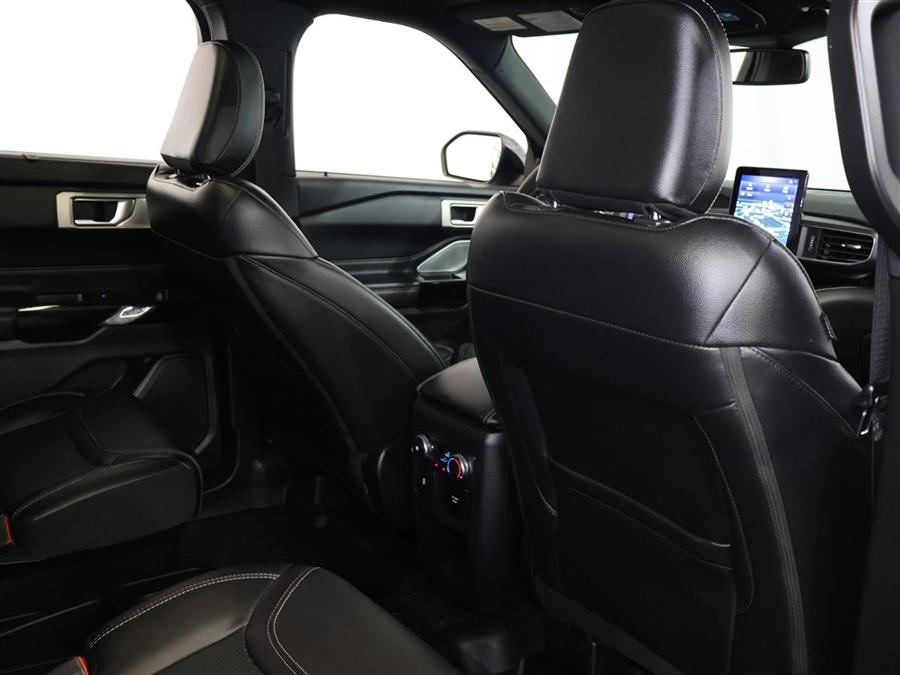2021 Ford Explorer ST photo