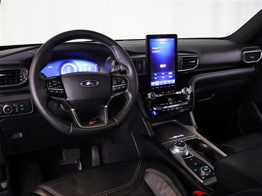 2021 Ford Explorer ST photo