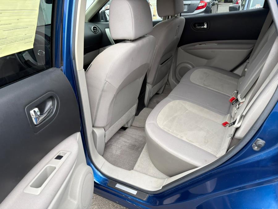 2010 Nissan Rogue S photo