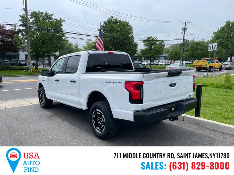 2022 Ford F-150 Lightning Pro 4WD SuperCrew 5.5'' Box photo