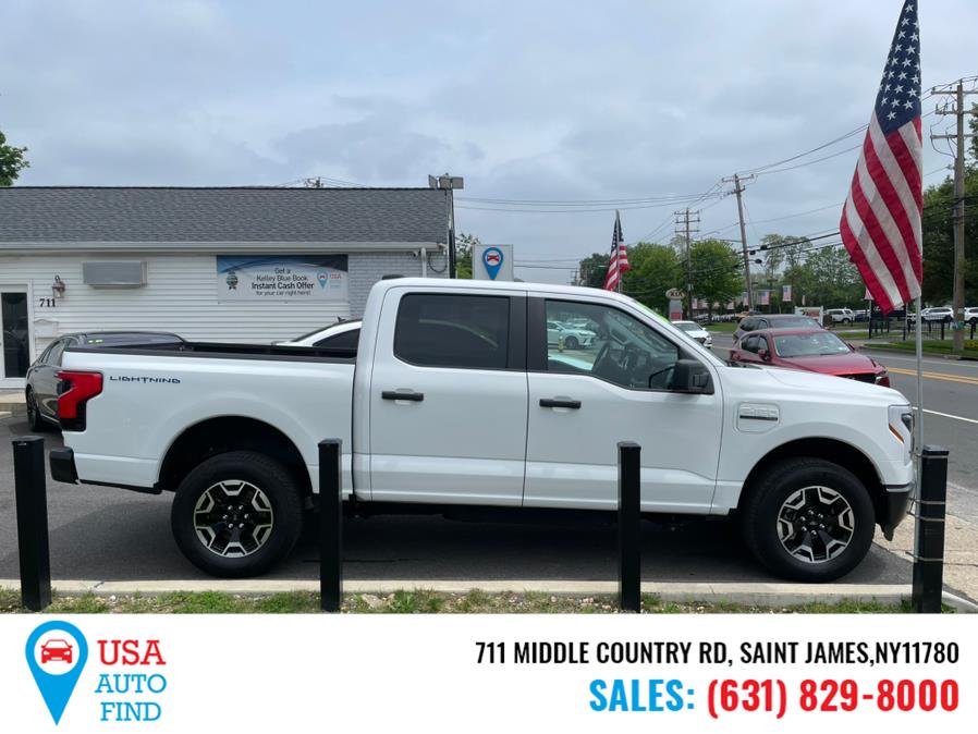 2022 Ford F-150 Lightning Pro 4WD SuperCrew 5.5'' Box photo