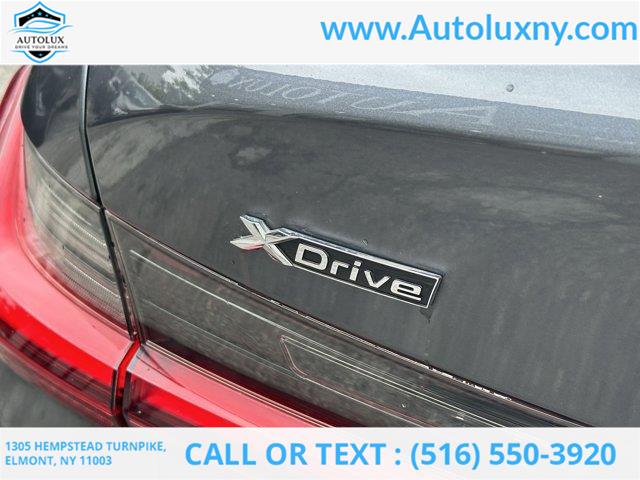 2022 BMW 3-Series 330i xDrive photo