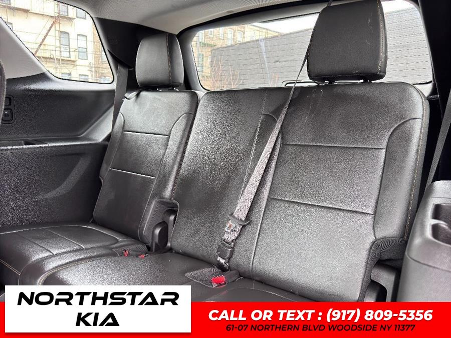 2021 Chevrolet Traverse LT Leather photo