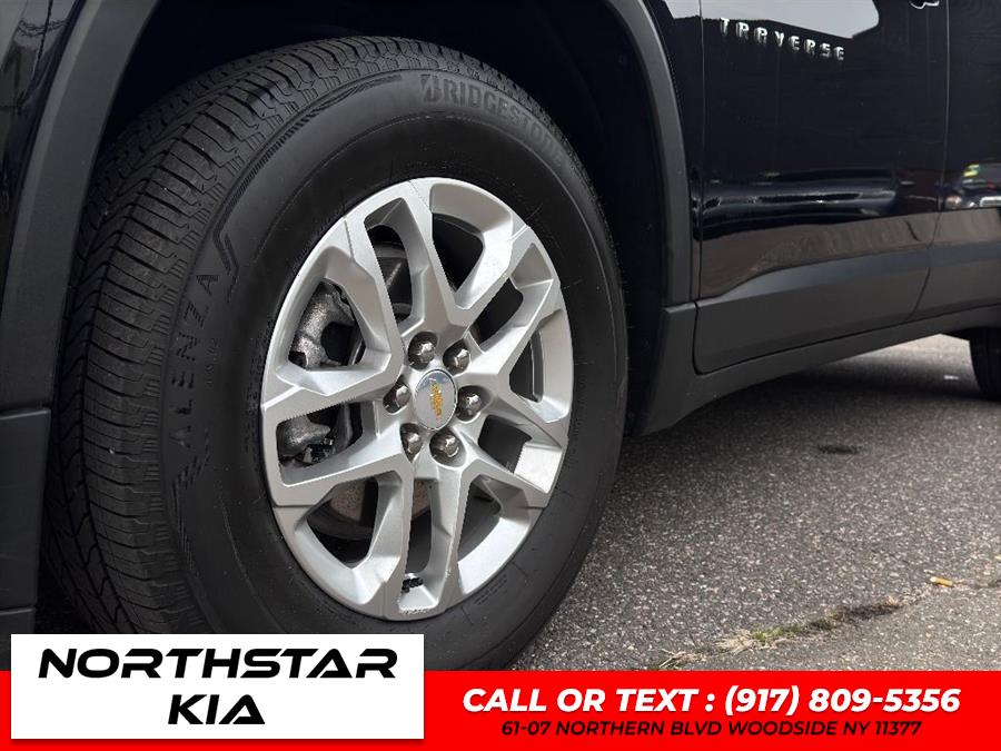 2021 Chevrolet Traverse LT Leather photo