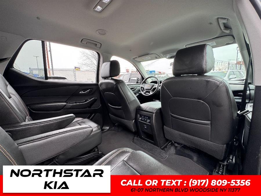 2021 Chevrolet Traverse LT Leather photo