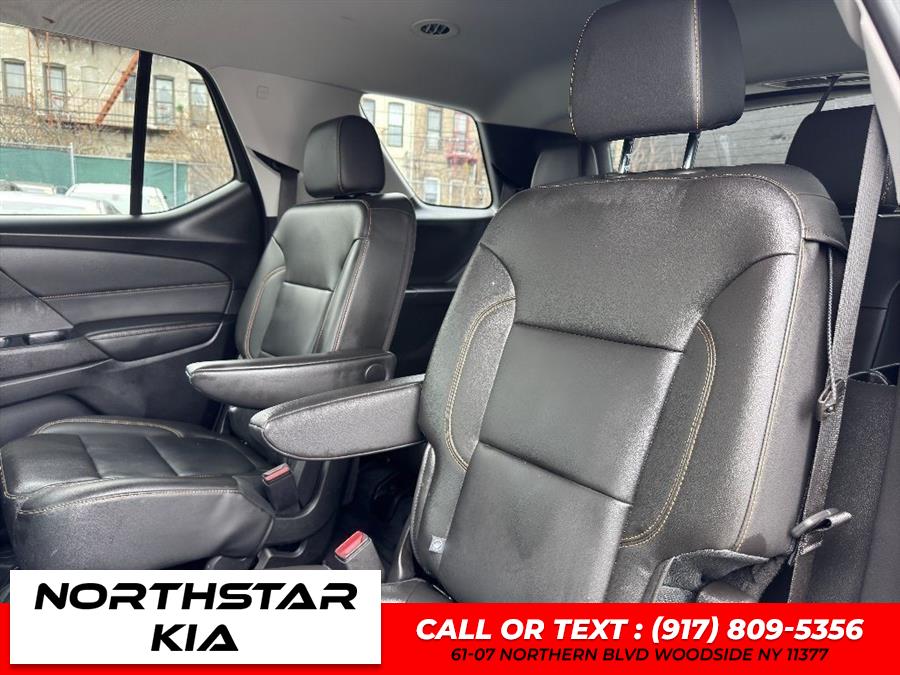 2021 Chevrolet Traverse LT Leather photo
