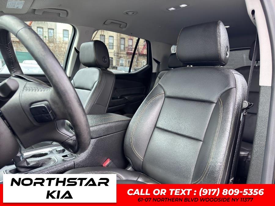 2021 Chevrolet Traverse LT Leather photo