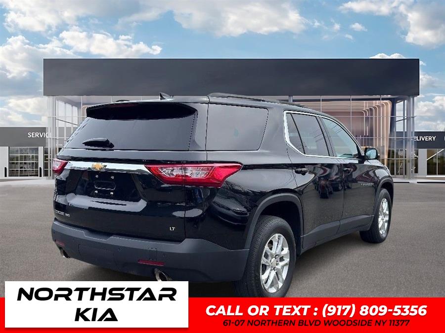 2021 Chevrolet Traverse LT Leather photo