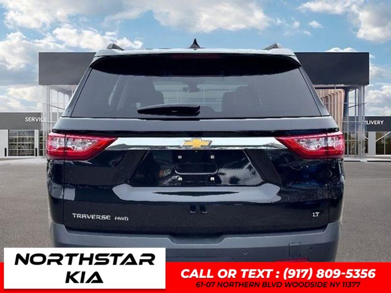 2021 Chevrolet Traverse LT Leather photo
