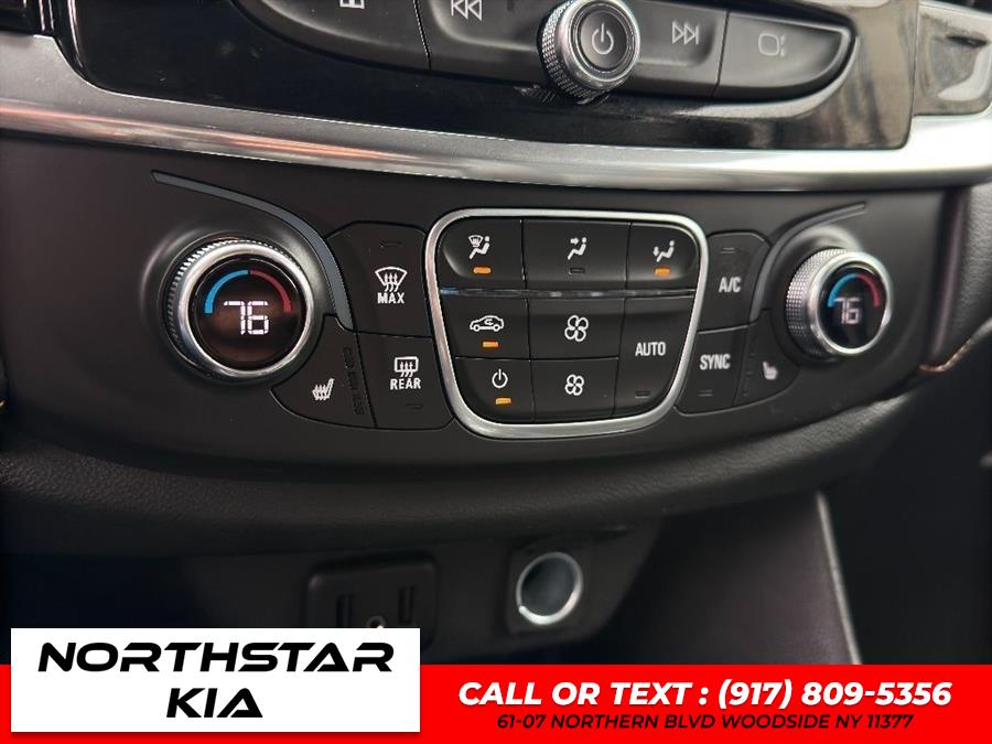 2021 Chevrolet Traverse LT Leather photo