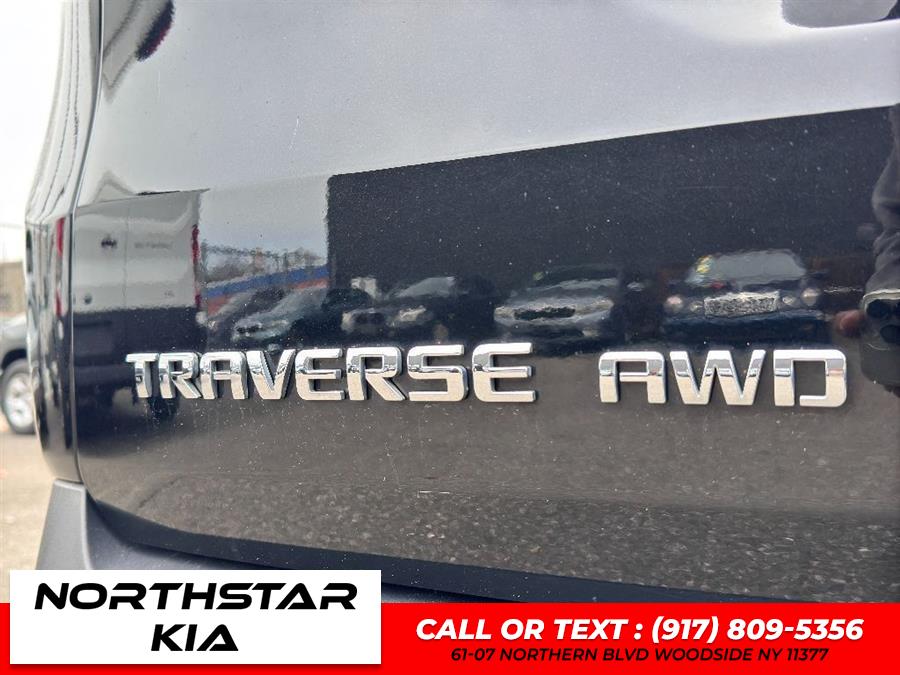 2021 Chevrolet Traverse LT Leather photo