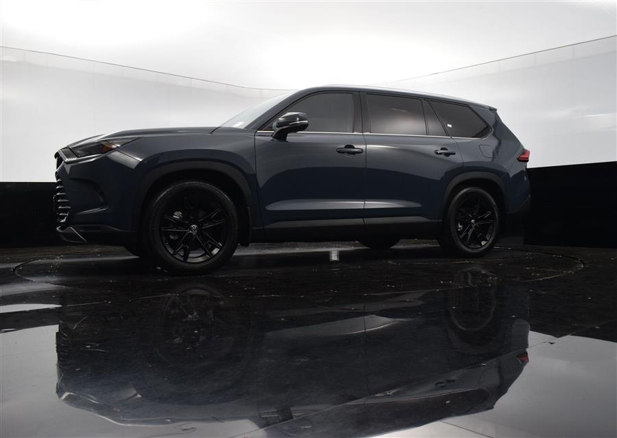 2024 Toyota Grand Highlander Platinum photo