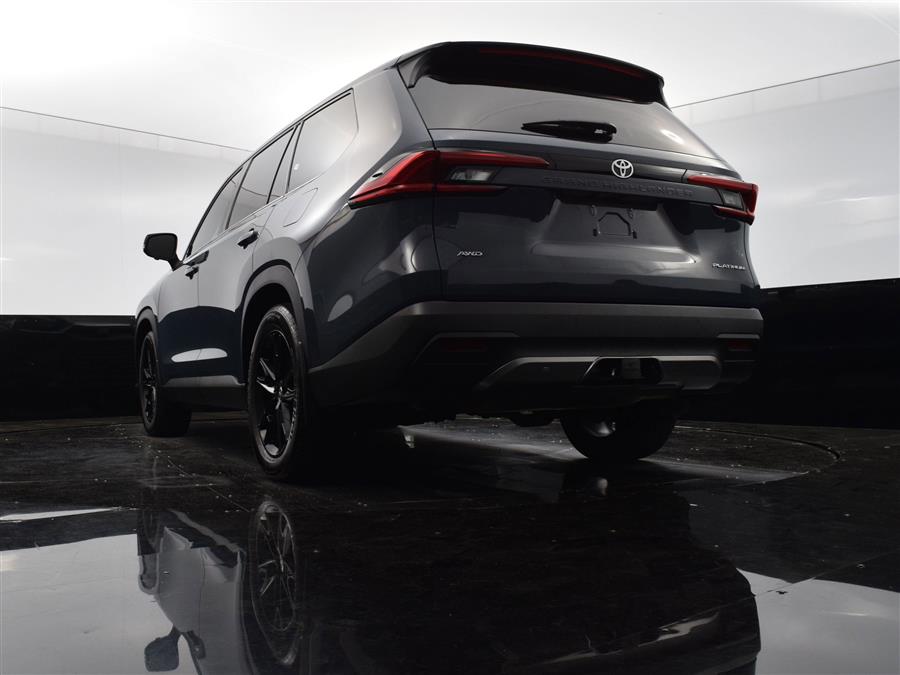 2024 Toyota Grand Highlander Platinum photo