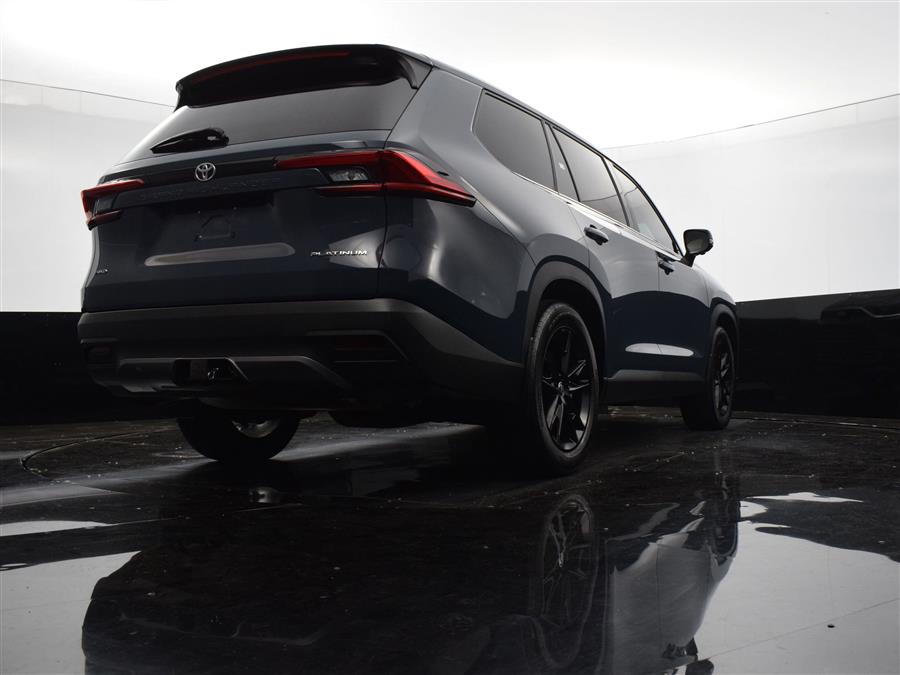 2024 Toyota Grand Highlander Platinum photo