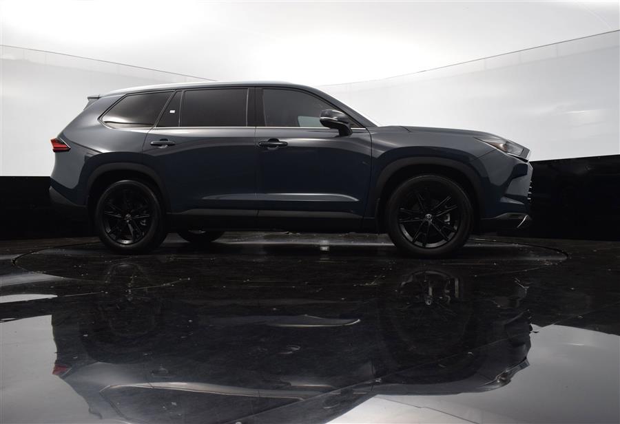 2024 Toyota Grand Highlander Platinum photo
