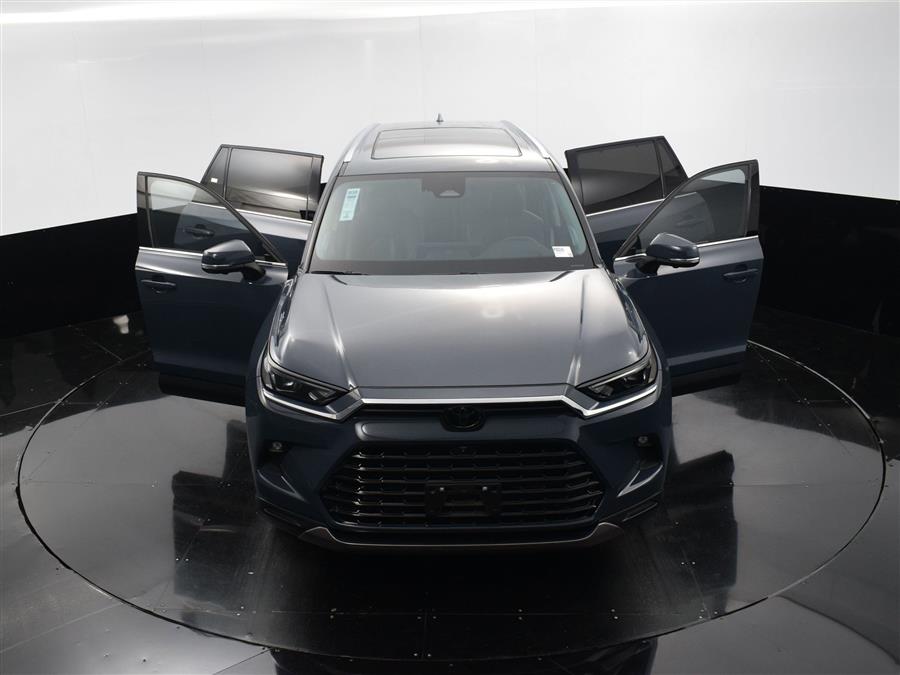 2024 Toyota Grand Highlander Platinum photo