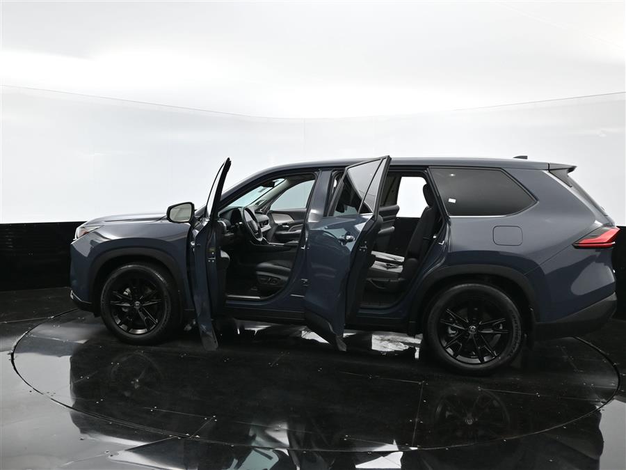 2024 Toyota Grand Highlander Platinum photo