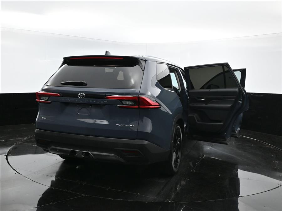2024 Toyota Grand Highlander Platinum photo