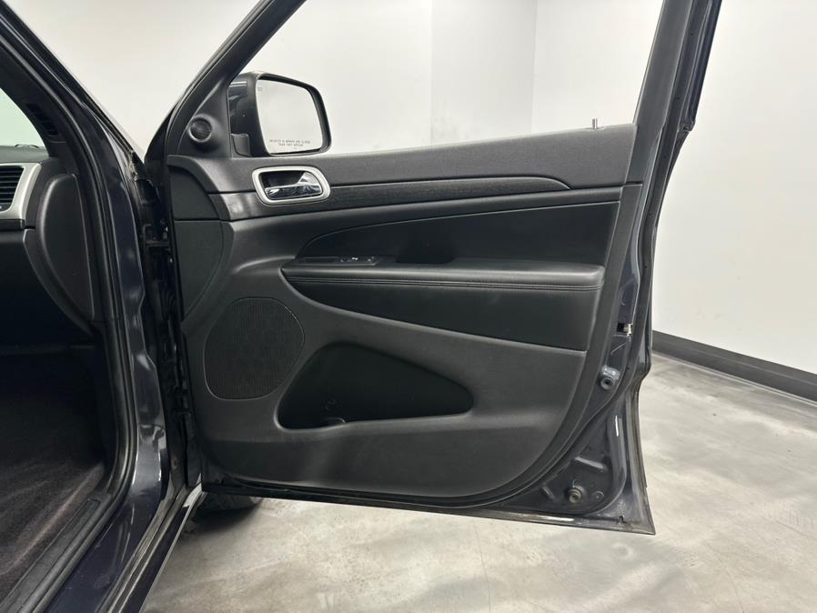 2015 Jeep Grand Cherokee 4WD 4dr Laredo photo