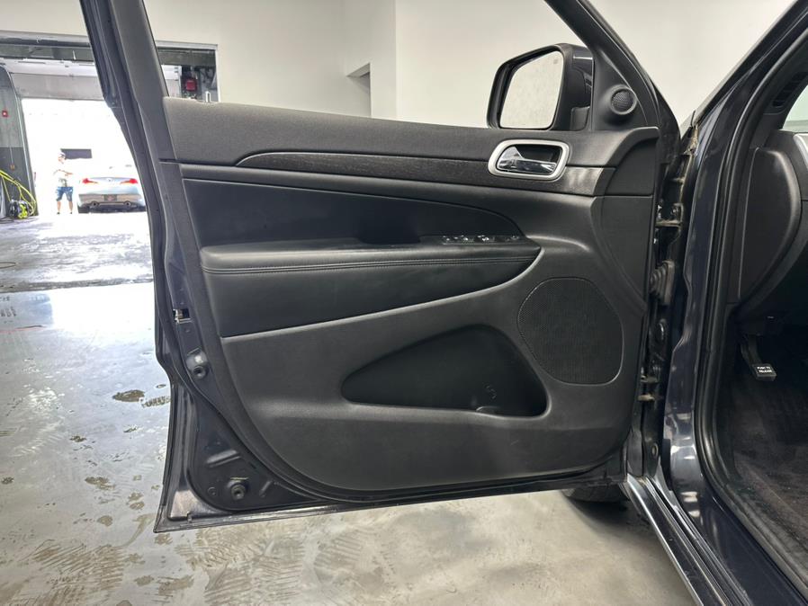 2015 Jeep Grand Cherokee 4WD 4dr Laredo photo