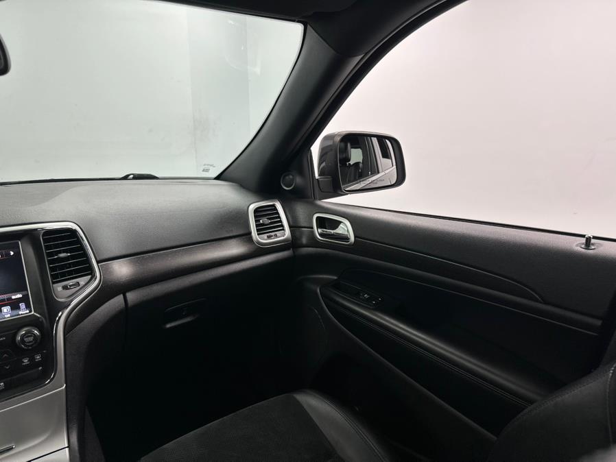 2015 Jeep Grand Cherokee 4WD 4dr Laredo photo