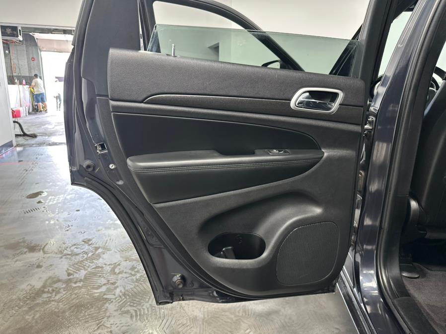 2015 Jeep Grand Cherokee 4WD 4dr Laredo photo