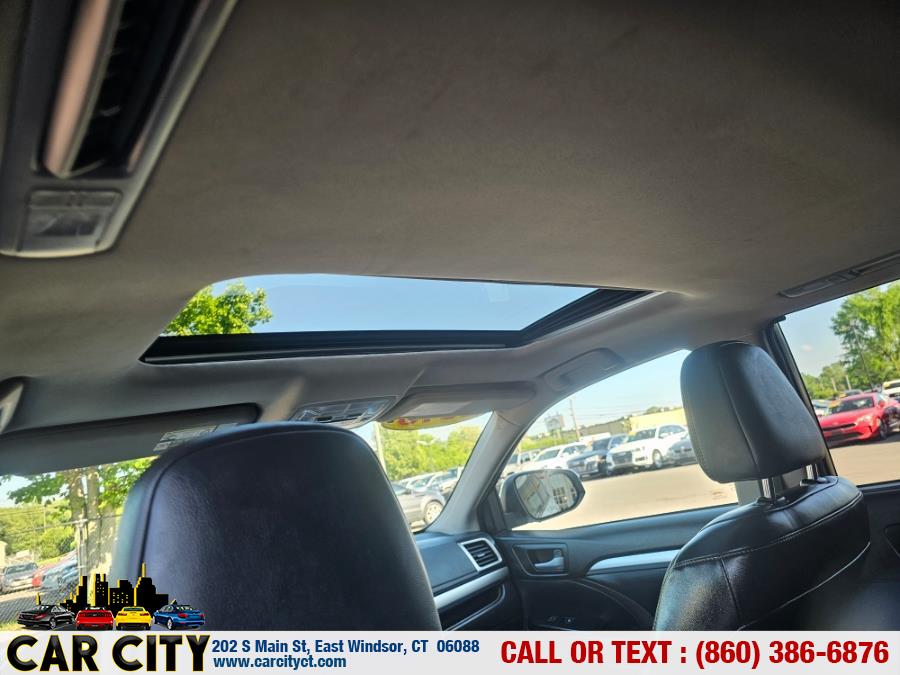 2015 Toyota Highlander AWD 4dr V6 XLE (Natl) photo