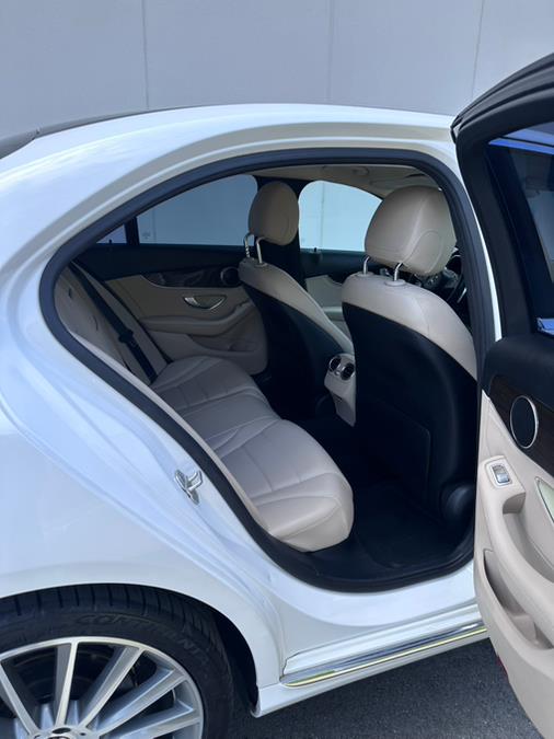 2015 Mercedes-Benz C-Class 4dr Sdn C300 Luxury RWD photo