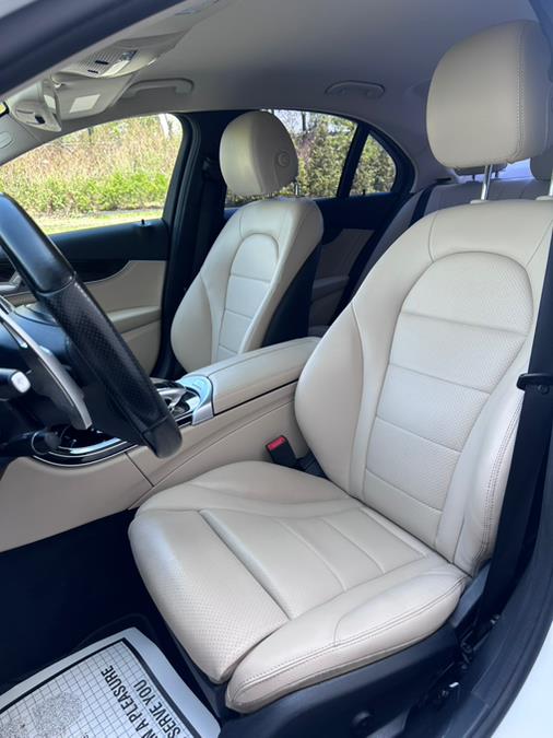 2015 Mercedes-Benz C-Class 4dr Sdn C300 Luxury RWD photo