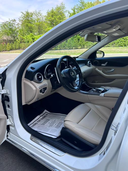 2015 Mercedes-Benz C-Class 4dr Sdn C300 Luxury RWD photo