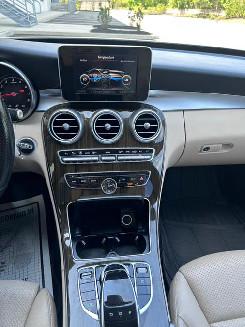 2015 Mercedes-Benz C-Class 4dr Sdn C300 Luxury RWD photo