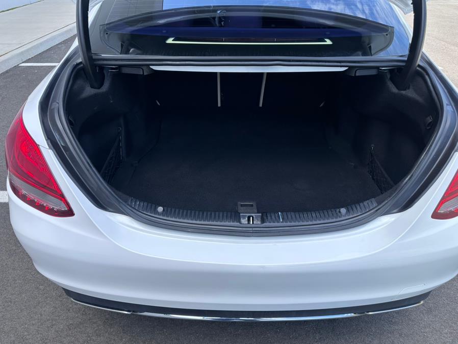 2015 Mercedes-Benz C-Class 4dr Sdn C300 Luxury RWD photo