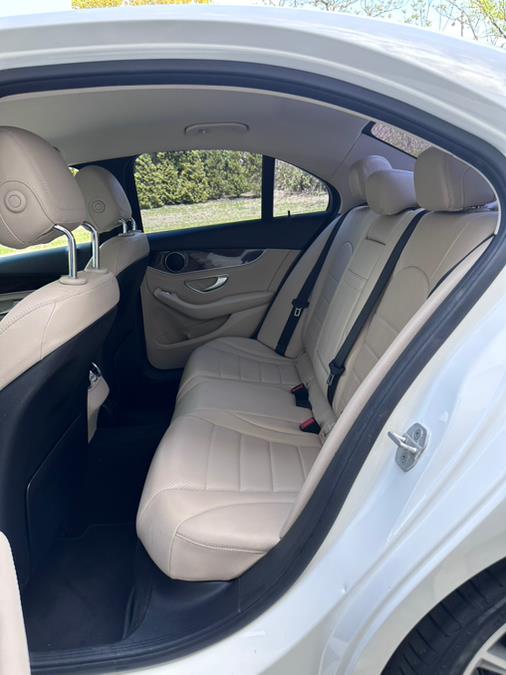 2015 Mercedes-Benz C-Class 4dr Sdn C300 Luxury RWD photo