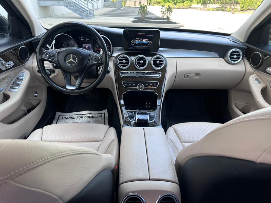 2015 Mercedes-Benz C-Class 4dr Sdn C300 Luxury RWD photo