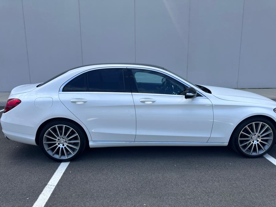 2015 Mercedes-Benz C-Class 4dr Sdn C300 Luxury RWD photo